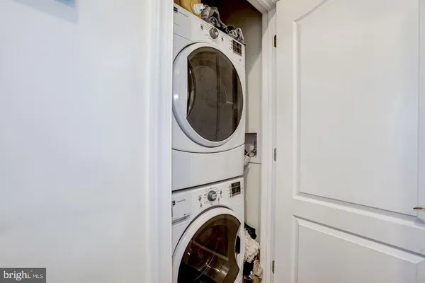 $4,800 | 412 North Thomas Street, Arlington, VA 22203