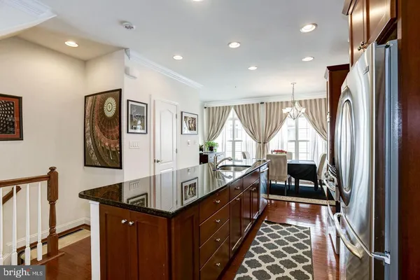 $4,800 | 412 North Thomas Street, Arlington, VA 22203