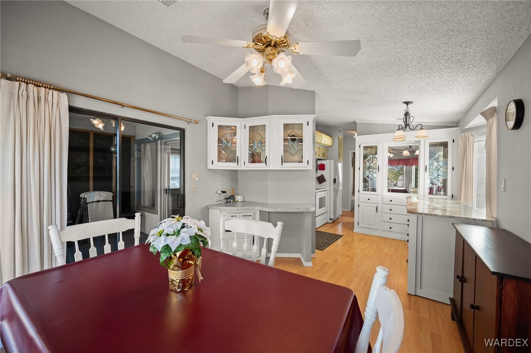 2000 Ramar Road, Unit 56 Bullhead City, AZ 86442 - Photo 15 of 75 Dining Area