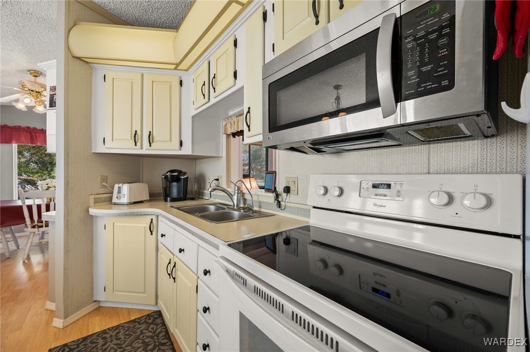 2000 Ramar Road, Unit 56 Bullhead City, AZ 86442 - Photo 22 of 75 Kitchen