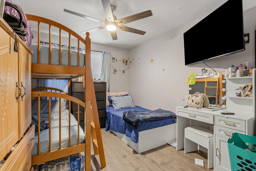 35 Shaw Street Lowell, MA 01851 - Photo 15 of 34