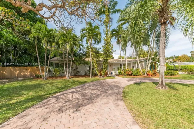 $1,785,000 | 7405 Southwest 132nd Street, Pinecrest, FL 33156