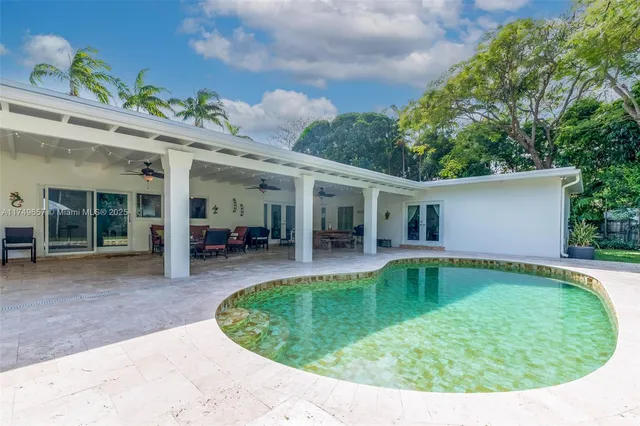 $1,785,000 | 7405 Southwest 132nd Street, Pinecrest, FL 33156
