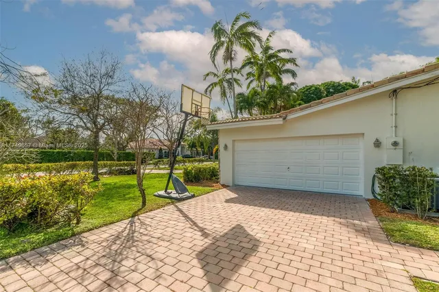 $1,785,000 | 7405 Southwest 132nd Street, Pinecrest, FL 33156