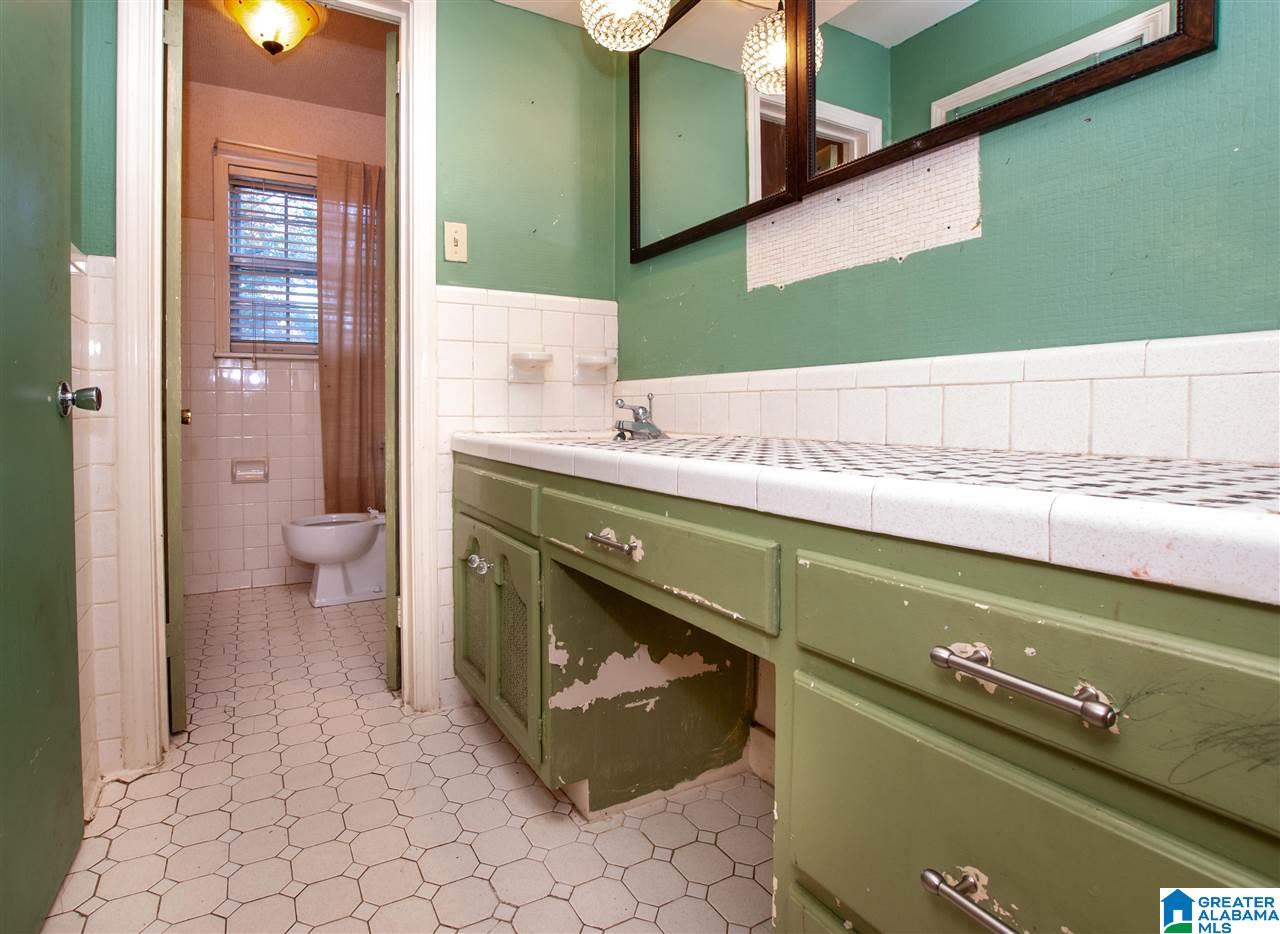 1016 Sunhill Road Northwest Birmingham, AL 35215 - Photo 22 of 32
