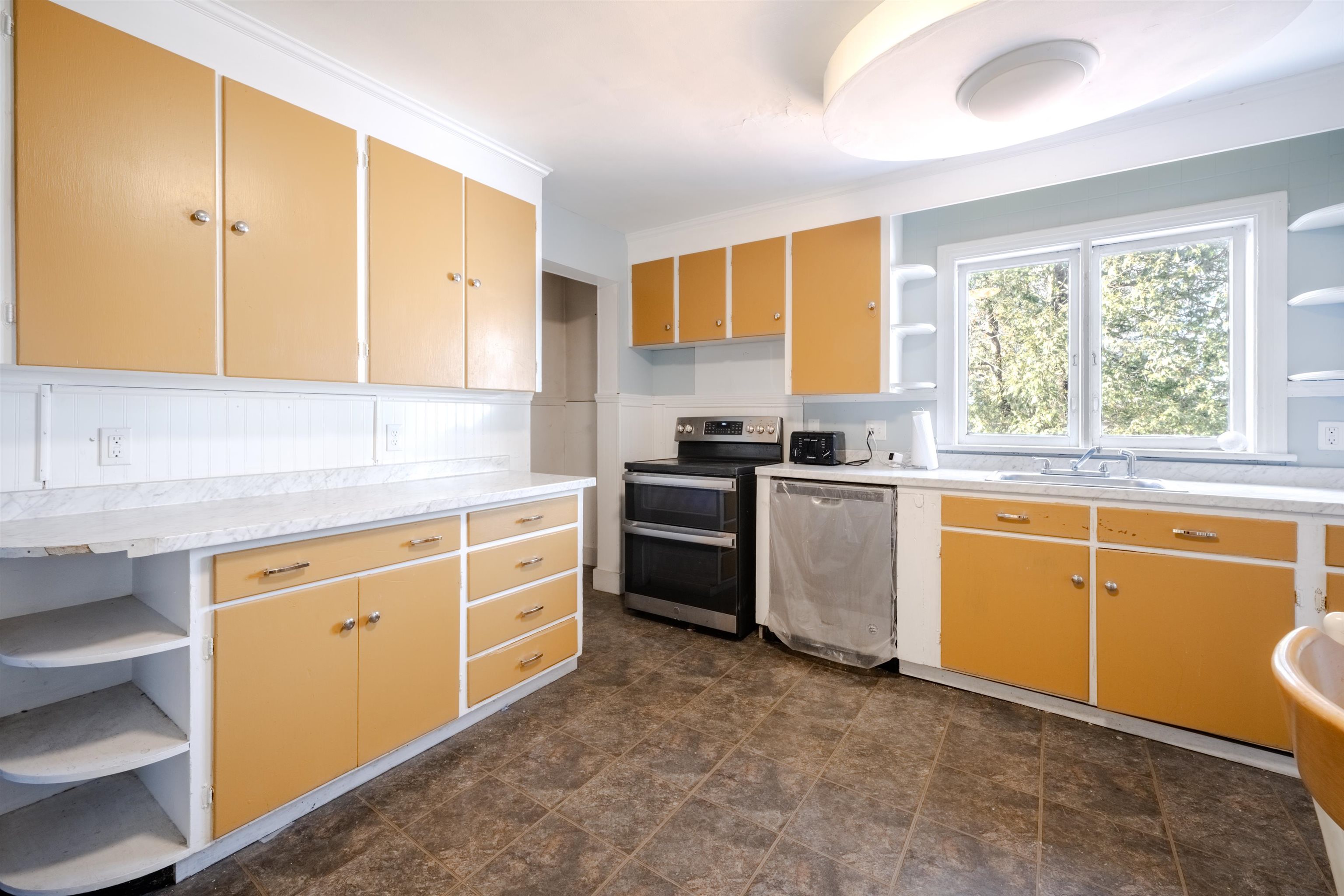 71 Congress Street Rochester, NH 03867 - Photo 23 of 52
