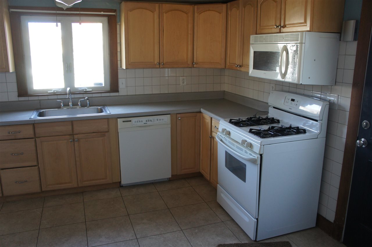 12 New Dunstable Road Nashua, NH 03060 - Photo 3 of 16