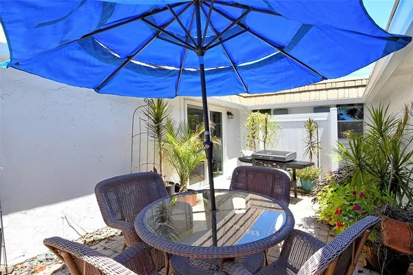 a view of a yard with a fountain