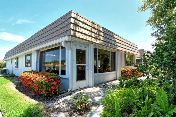 a view of a garden with an trees