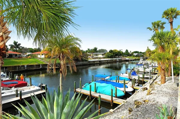 $4,250 | 2308 Waterbluff Place, Unit V304, Sarasota, FL 34231
