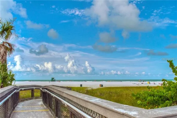 $4,250 | 2308 Waterbluff Place, Unit V304, Sarasota, FL 34231