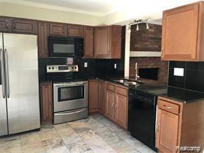 2215 Star Road Royal Oak, MI 48073 - Photo 5 of 10