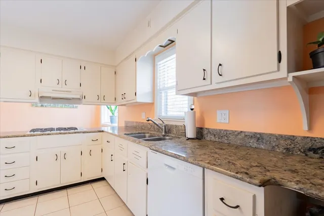 $215,000 | 226 Fairway Drive, Bloomington, IL 61701