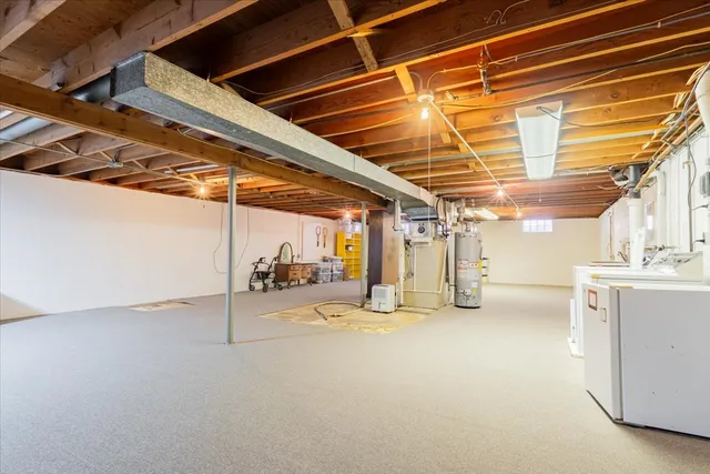 $215,000 | 226 Fairway Drive, Bloomington, IL 61701