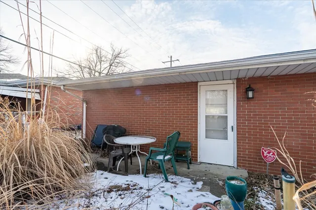 $215,000 | 226 Fairway Drive, Bloomington, IL 61701