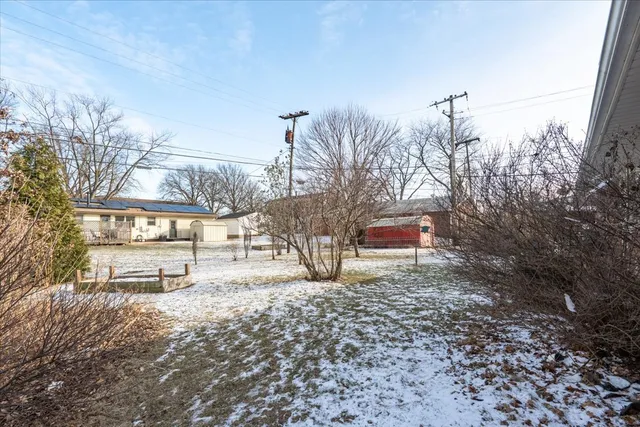 $215,000 | 226 Fairway Drive, Bloomington, IL 61701