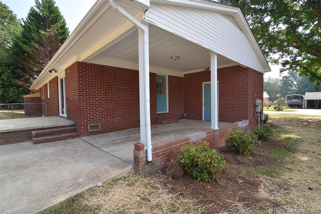 2107 Birchcrest Road Dallas, NC 28034 - Photo 3 of 24