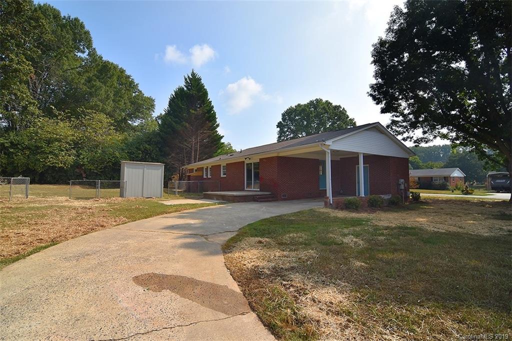 2107 Birchcrest Road Dallas, NC 28034 - Photo 6 of 24