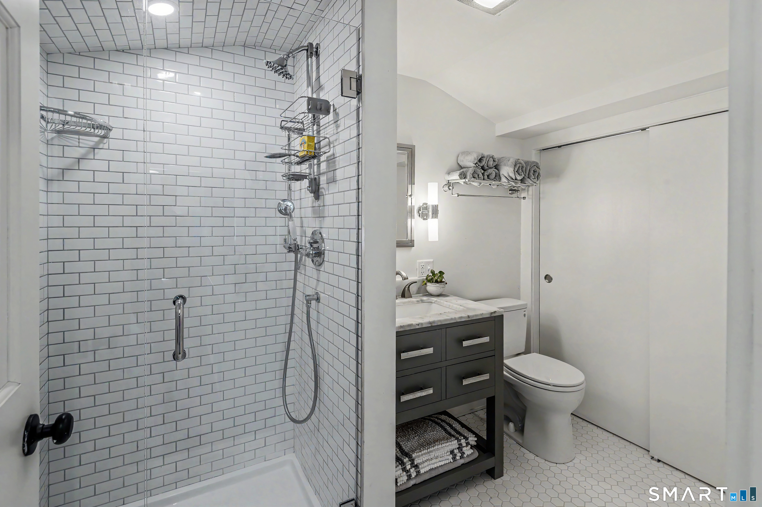 112 West Lake Road, Unit 112 Woodbury, CT 06798 - Photo 25 of 37