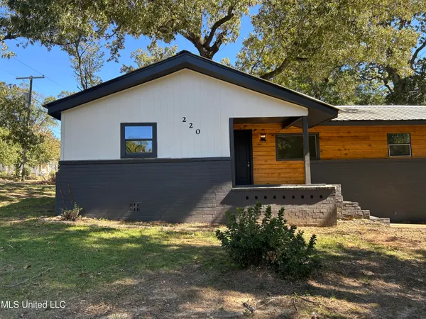 $117,500 | 220 North James Avenue, McComb, MS 39648