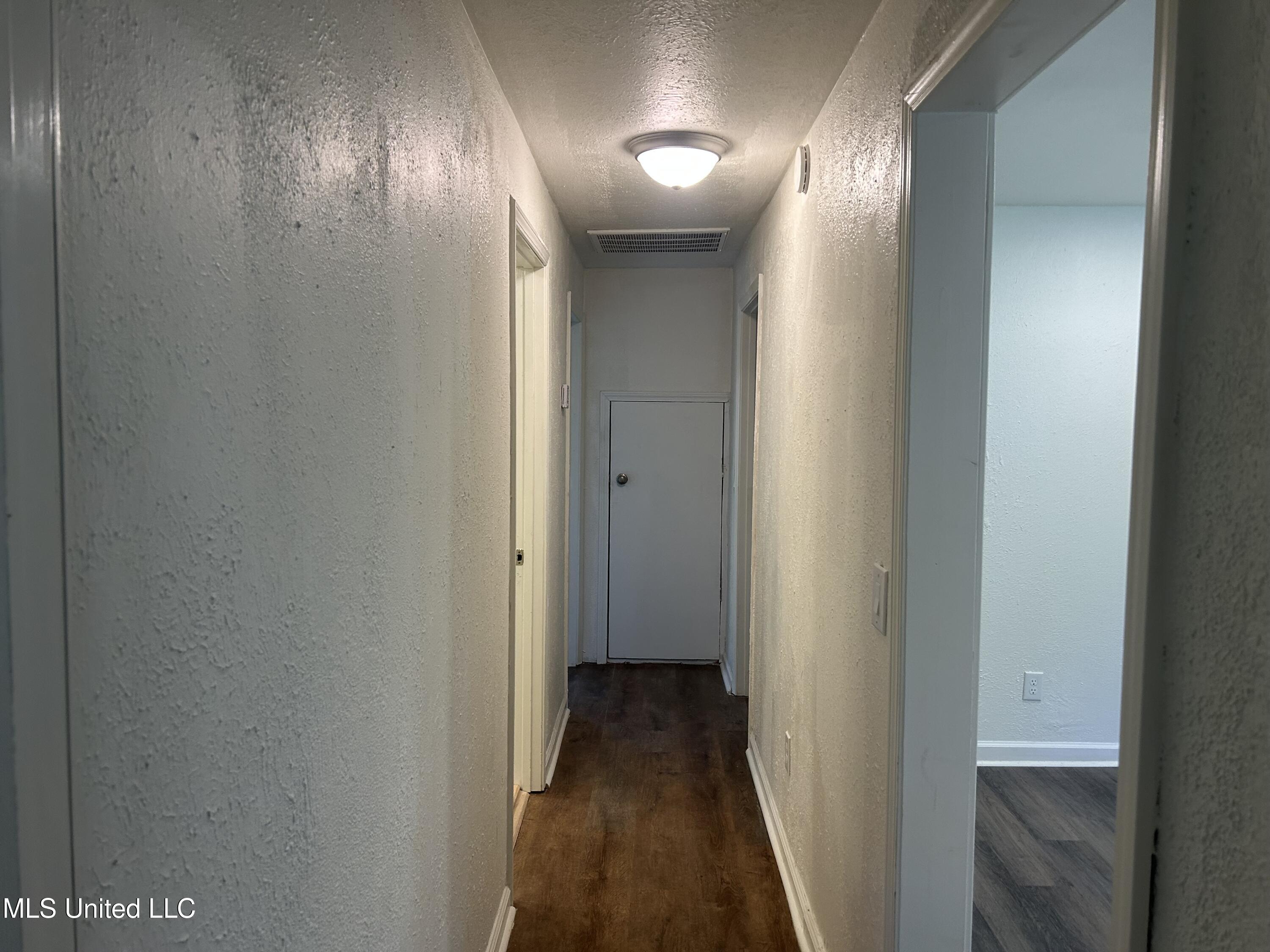 220 North James Avenue McComb, MS 39648 - Photo 26 of 40 IMG_6934