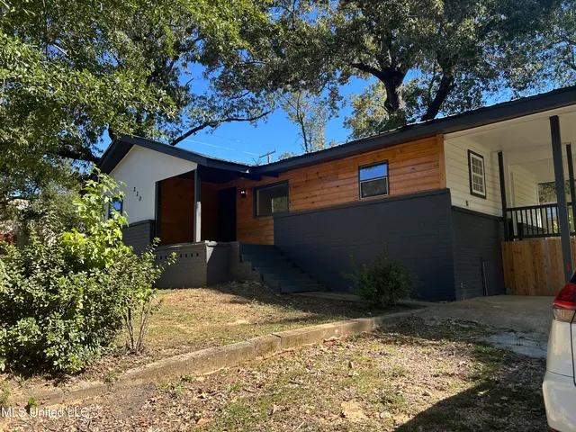 $129,000 | 220 North James Avenue, McComb, MS 39648