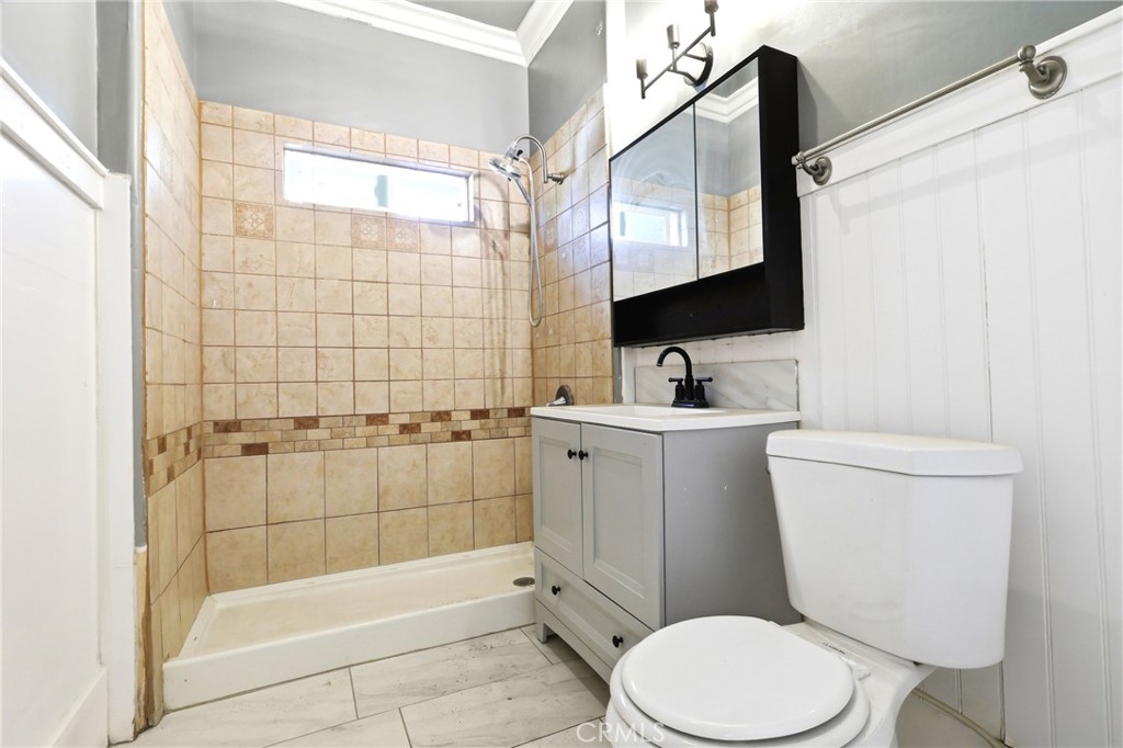 292 East George Street Banning, CA 92220 - Photo 12 of 31 Bathroom