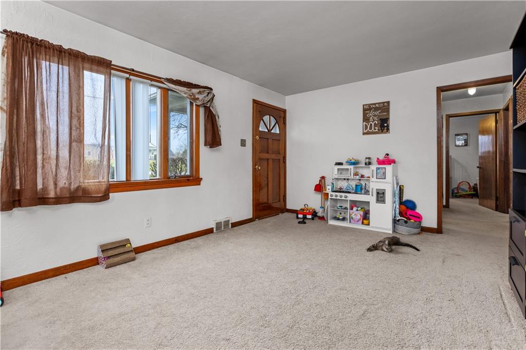 49 Herbst Road Coraopolis, PA 15108 - Photo 5 of 29 Gallery Image 5
