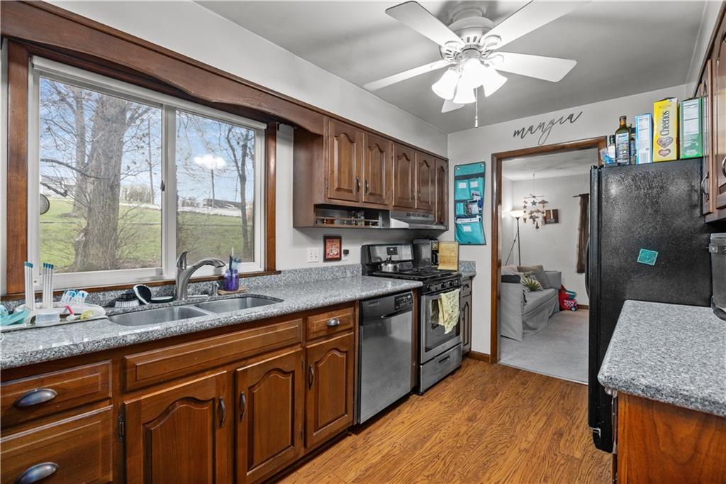 49 Herbst Road Coraopolis, PA 15108 - Photo 8 of 29 Gallery Image 8