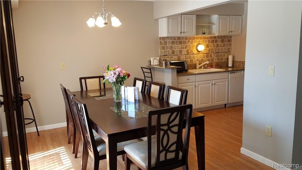1693 Riverside Drive, Unit 1 Rochester, MI 48309 - Photo 15 of 22 Riverside Dining Room2.jpg
