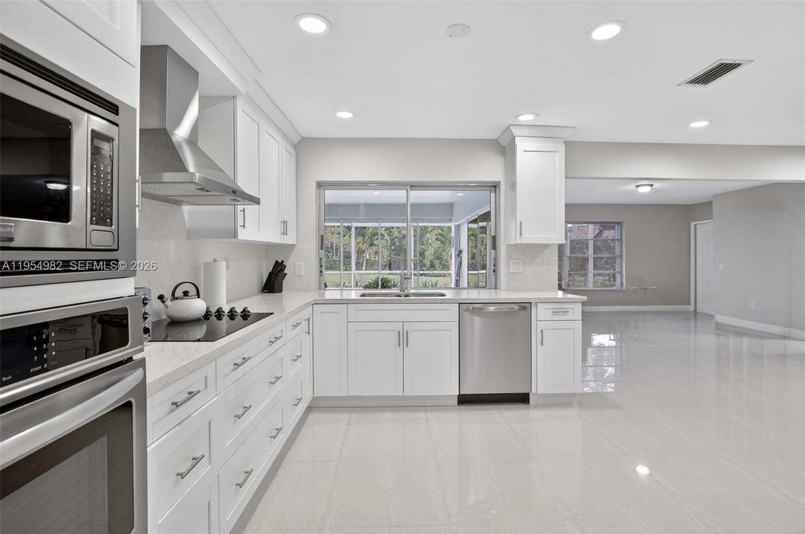 7141 Southwest 7th Street Plantation, FL 33317 - Photo 18 of 47