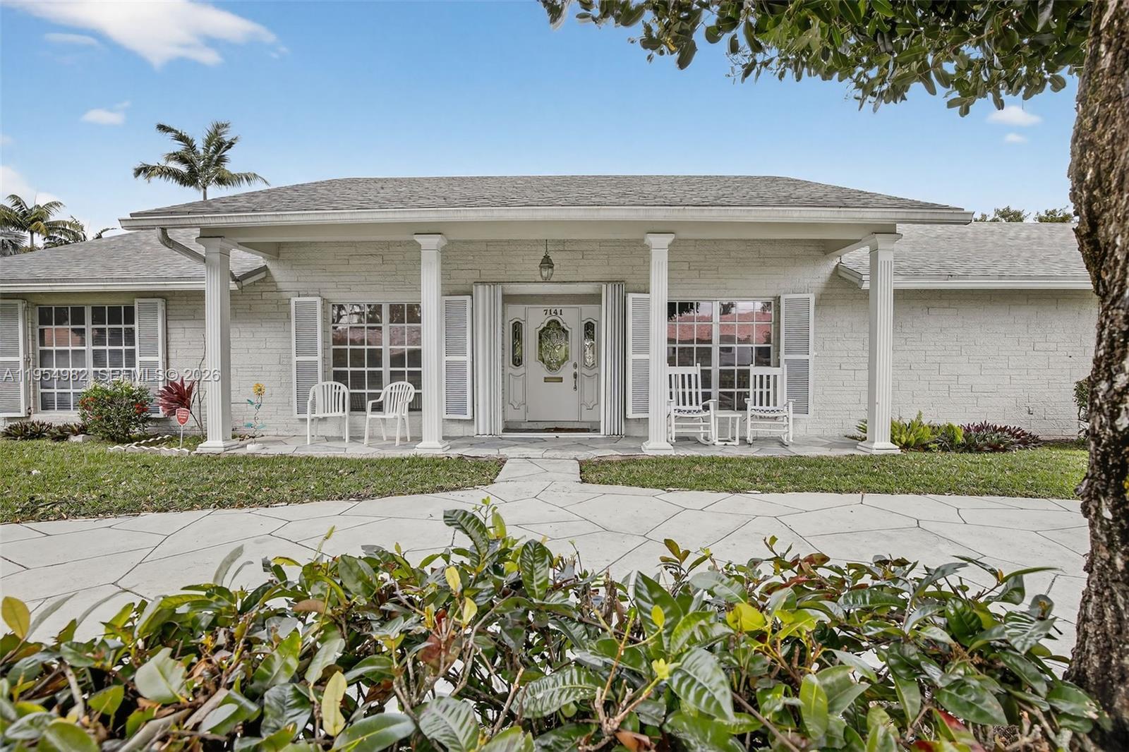 7141 Southwest 7th Street Plantation, FL 33317 - Photo 4 of 47