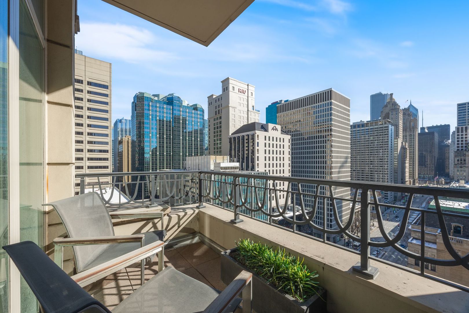 118 East Erie Street, Unit 18A Chicago, IL 60611 - Photo 9 of 40 a view of a balcony with city view