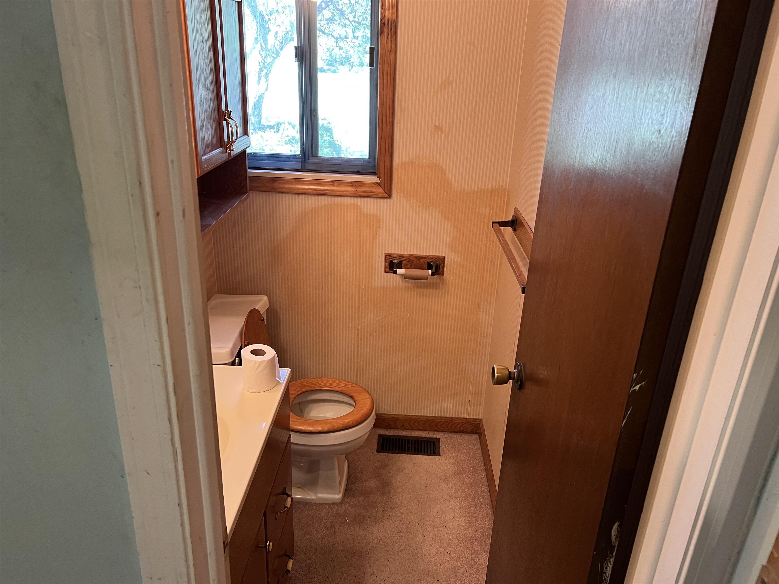 7031 Brewer Road Flint, MI 48507 - Photo 9 of 39 50147774-d75f90d0-d2e5-4d4a-afb3-2f5c59dfb071.JPG