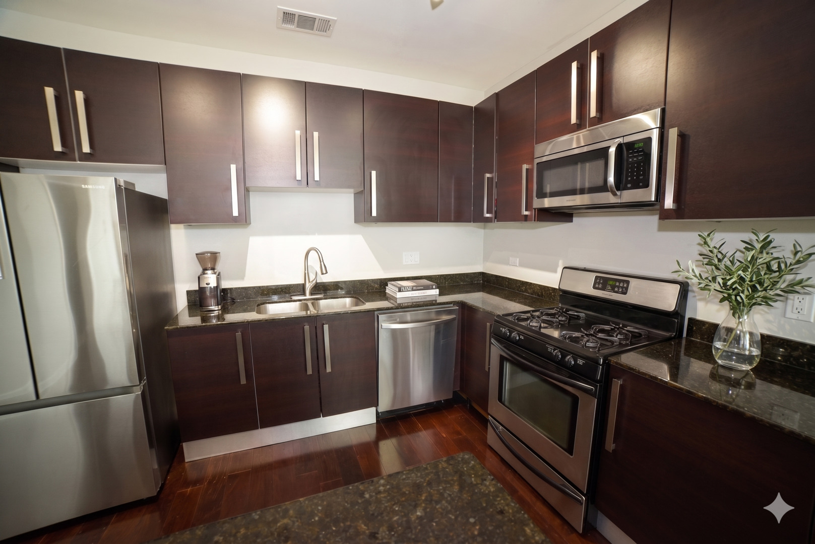 225 South Sangamon Street, Unit 701 Chicago, IL 60607 - Photo 4 of 15