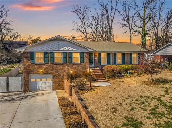 $325,000 | 3519 Woodview Drive, High Point, NC 27265