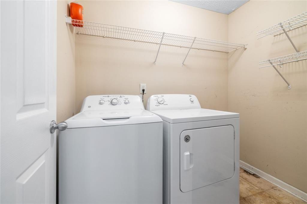 3286 High View Court Gainesville, GA 30506 - Photo 20 of 38 a utility room with dryer and washer