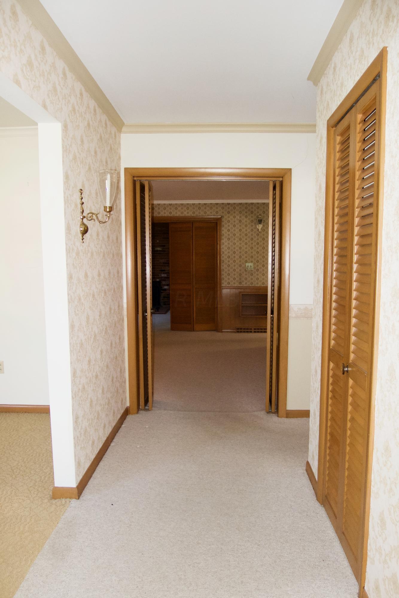 3116 Wareham Road Columbus, OH 43221 - Photo 4 of 39