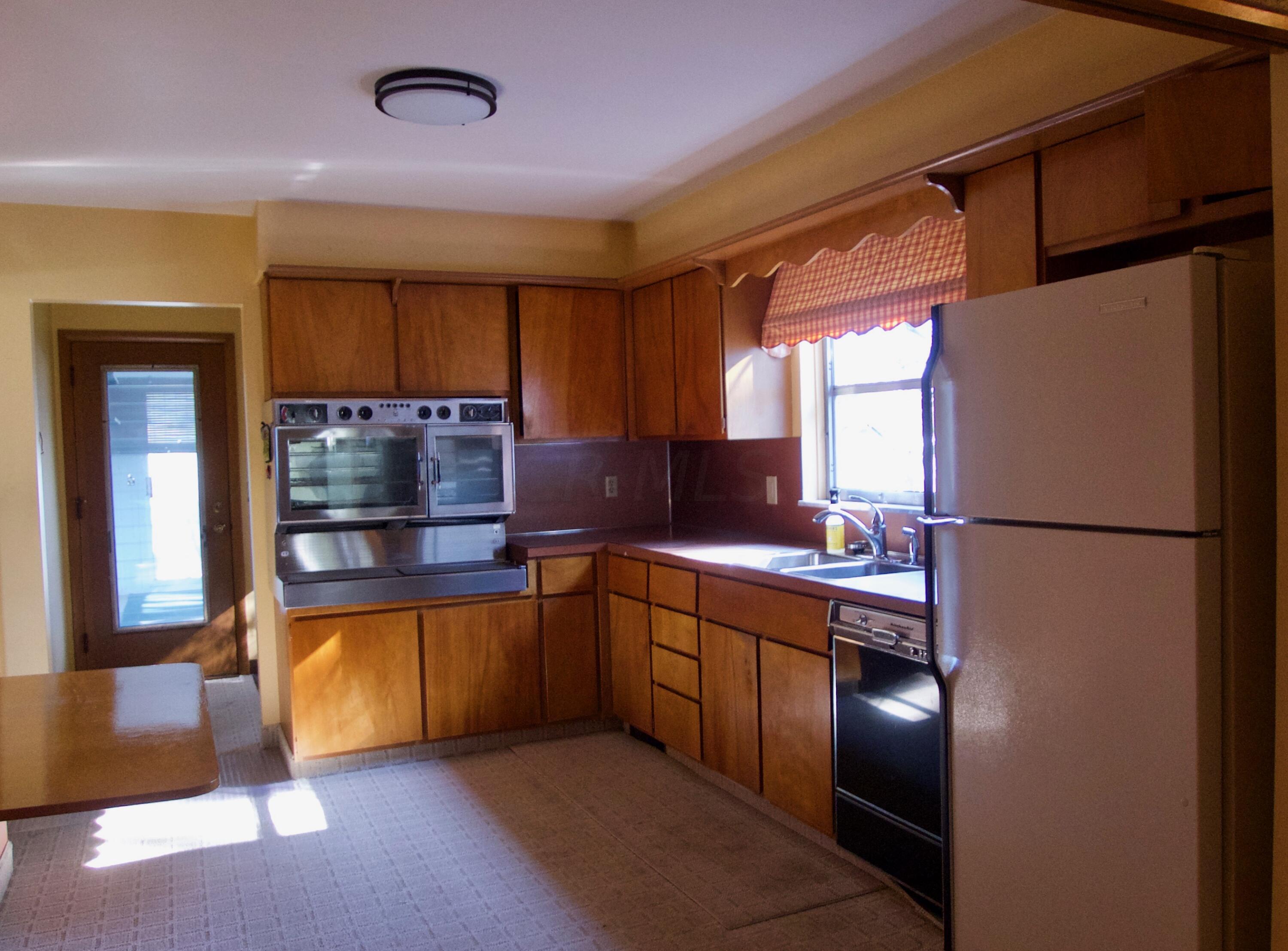 3116 Wareham Road Columbus, OH 43221 - Photo 8 of 39