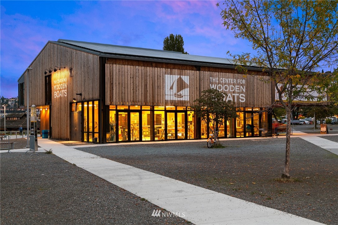 63 East Lynn Street Seattle, WA 98102 - Photo 19 of 20 a front view of building with street