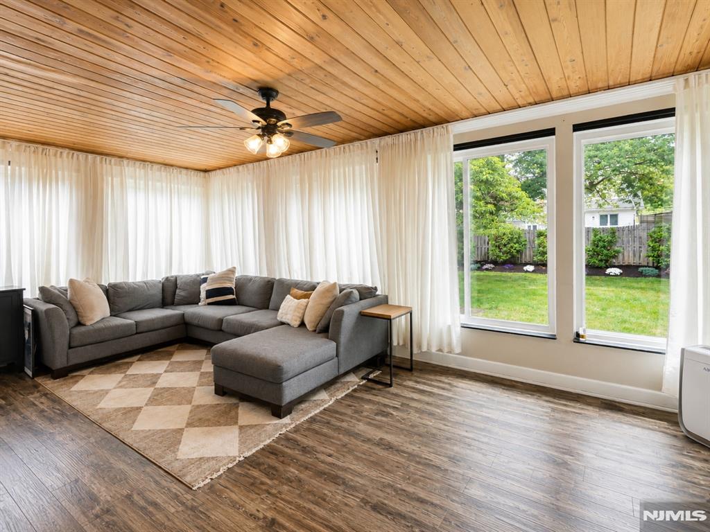 19 Long Avenue Mahwah, NJ 07430 - Photo 13 of 36