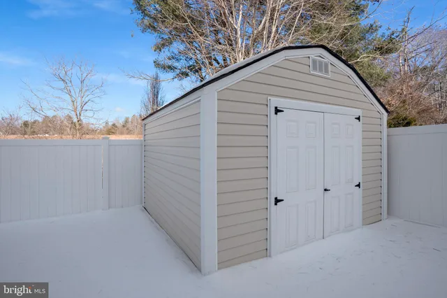 $2,800 | 592 Burr Oak Court, Prince Frederick, MD 20678