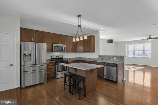 $2,800 | 592 Burr Oak Court, Prince Frederick, MD 20678