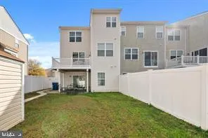 $2,800 | 592 Burr Oak Court, Prince Frederick, MD 20678