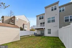 $2,800 | 592 Burr Oak Court, Prince Frederick, MD 20678