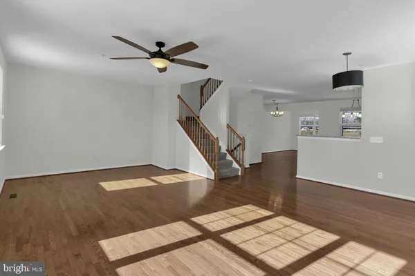 $2,800 | 592 Burr Oak Court, Prince Frederick, MD 20678