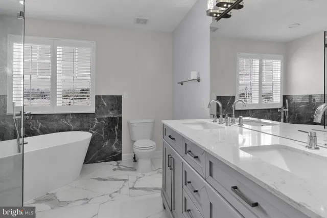 $2,800 | 592 Burr Oak Court, Prince Frederick, MD 20678