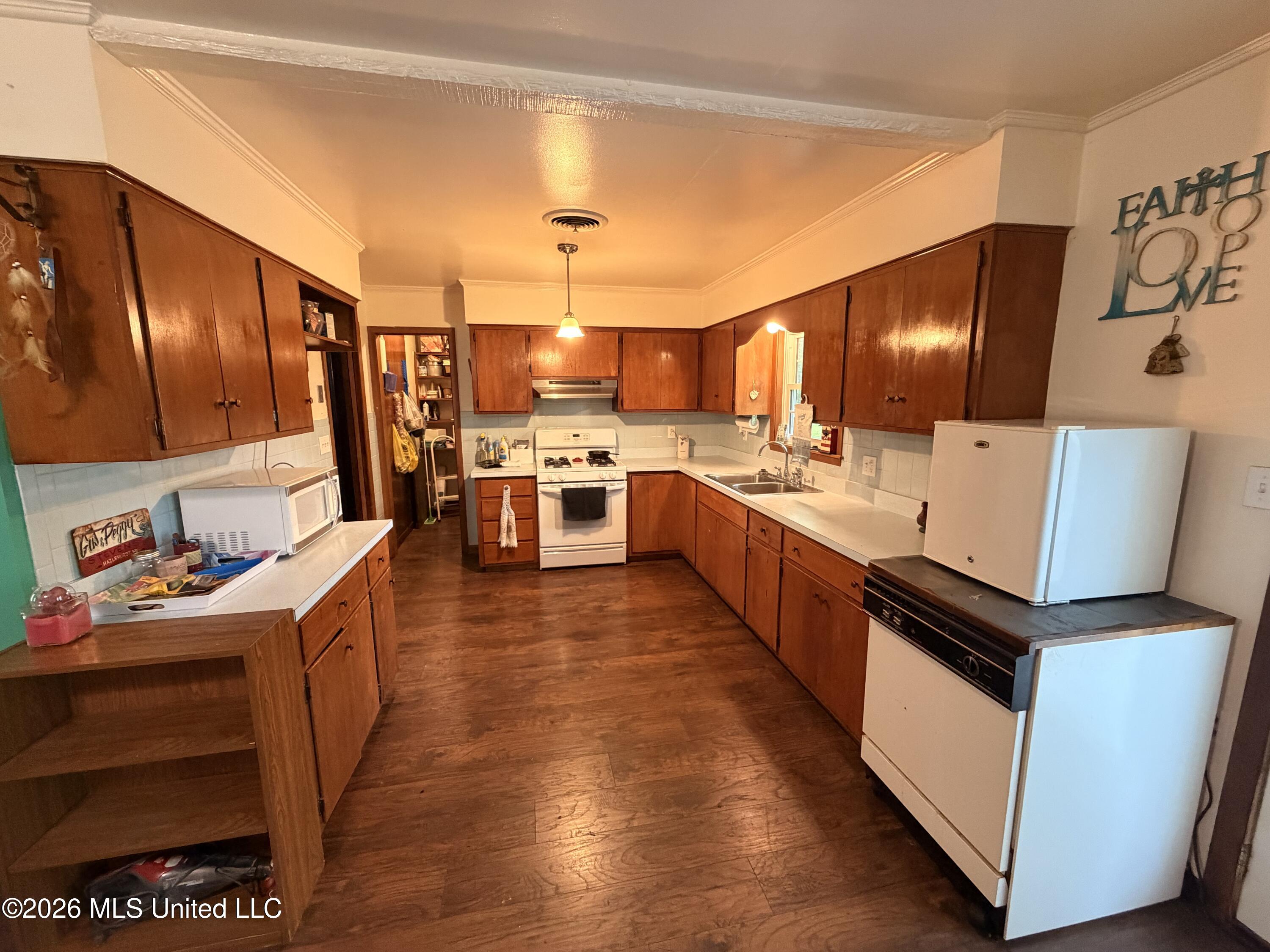 3010 Georgetown Street Hazlehurst, MS 39083 - Photo 6 of 20 IMG_4586