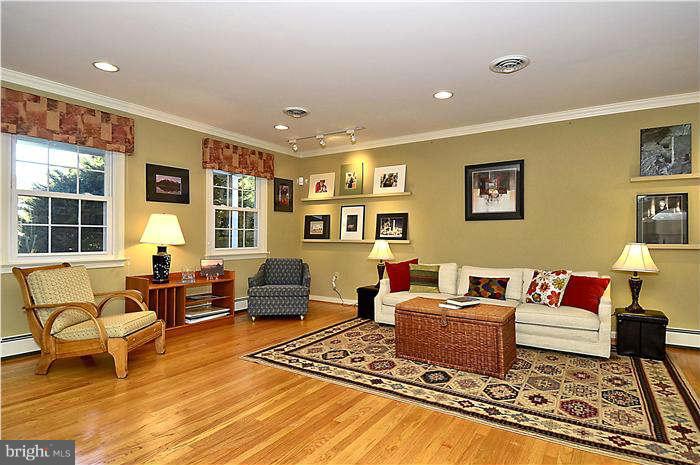 7519 Ridge Road Frederick, MD 21702 - Photo 13 of 29 Living Room