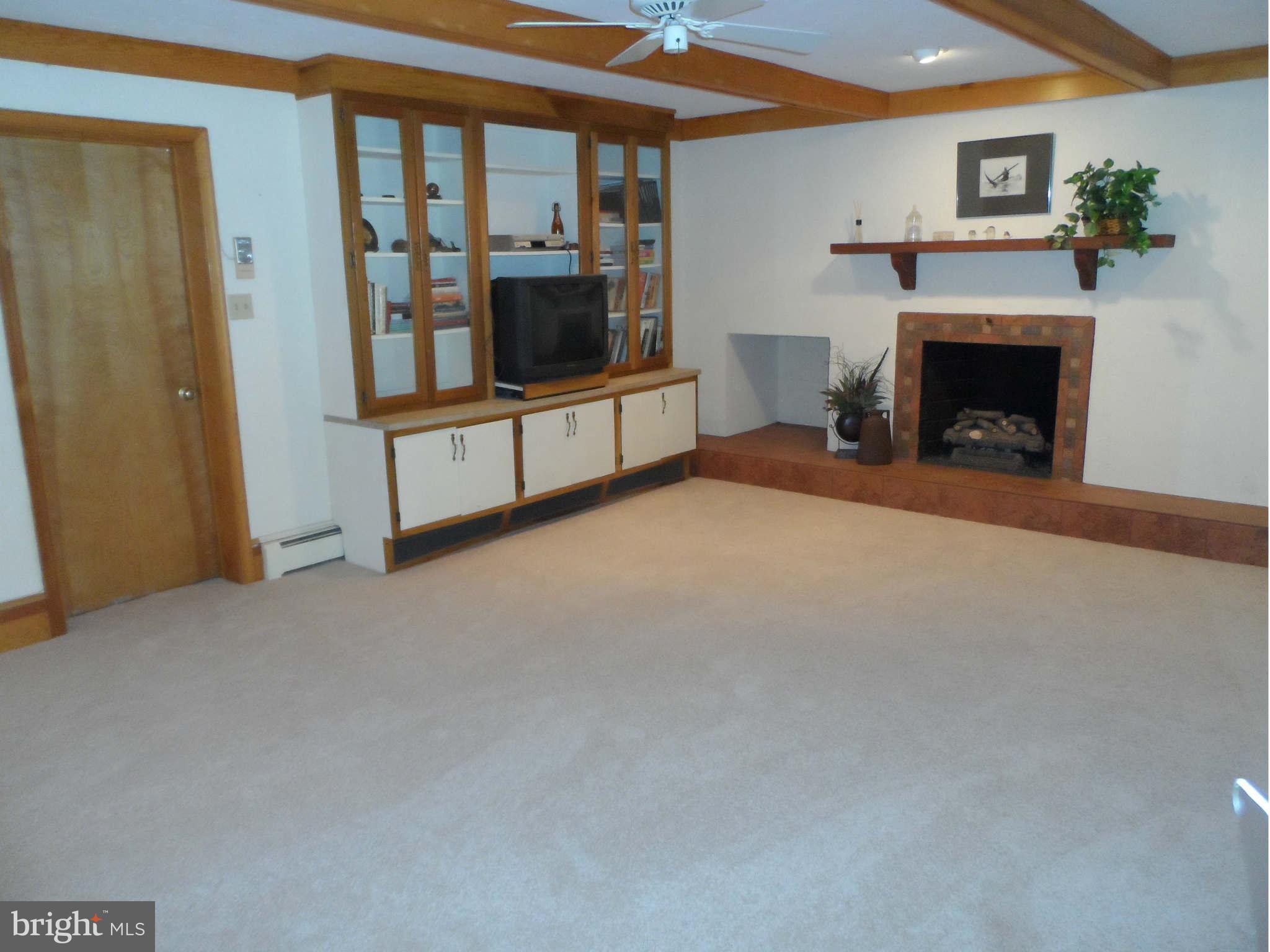 7519 Ridge Road Frederick, MD 21702 - Photo 21 of 29 Family Room